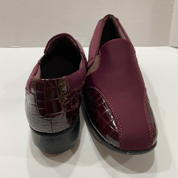 New Clark’s burgundy - Picture 2 of 5